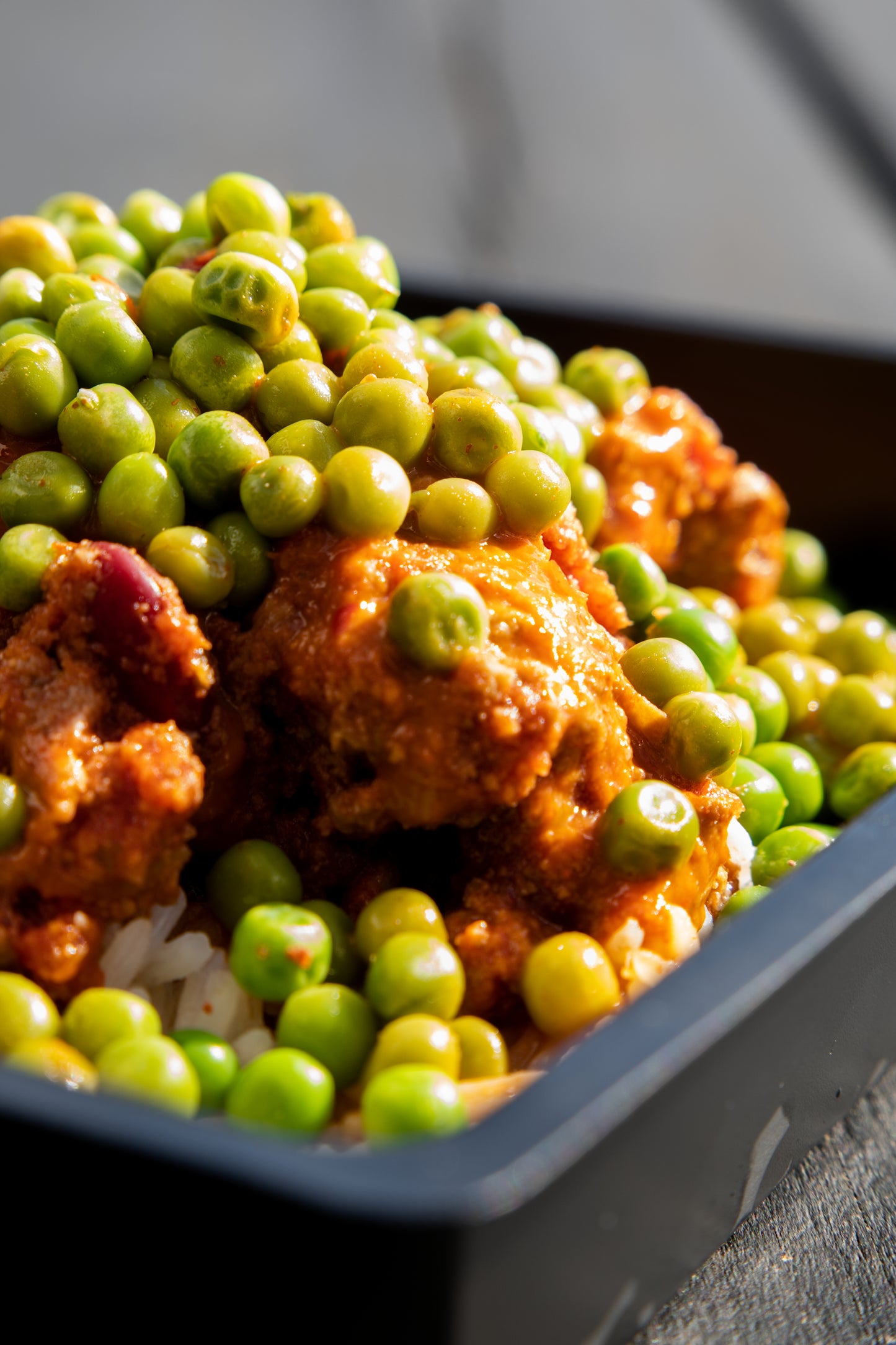 5. Beef Chill-Con-Carne, Basmati Rice, Garden Peas, Piri Piri Sauce