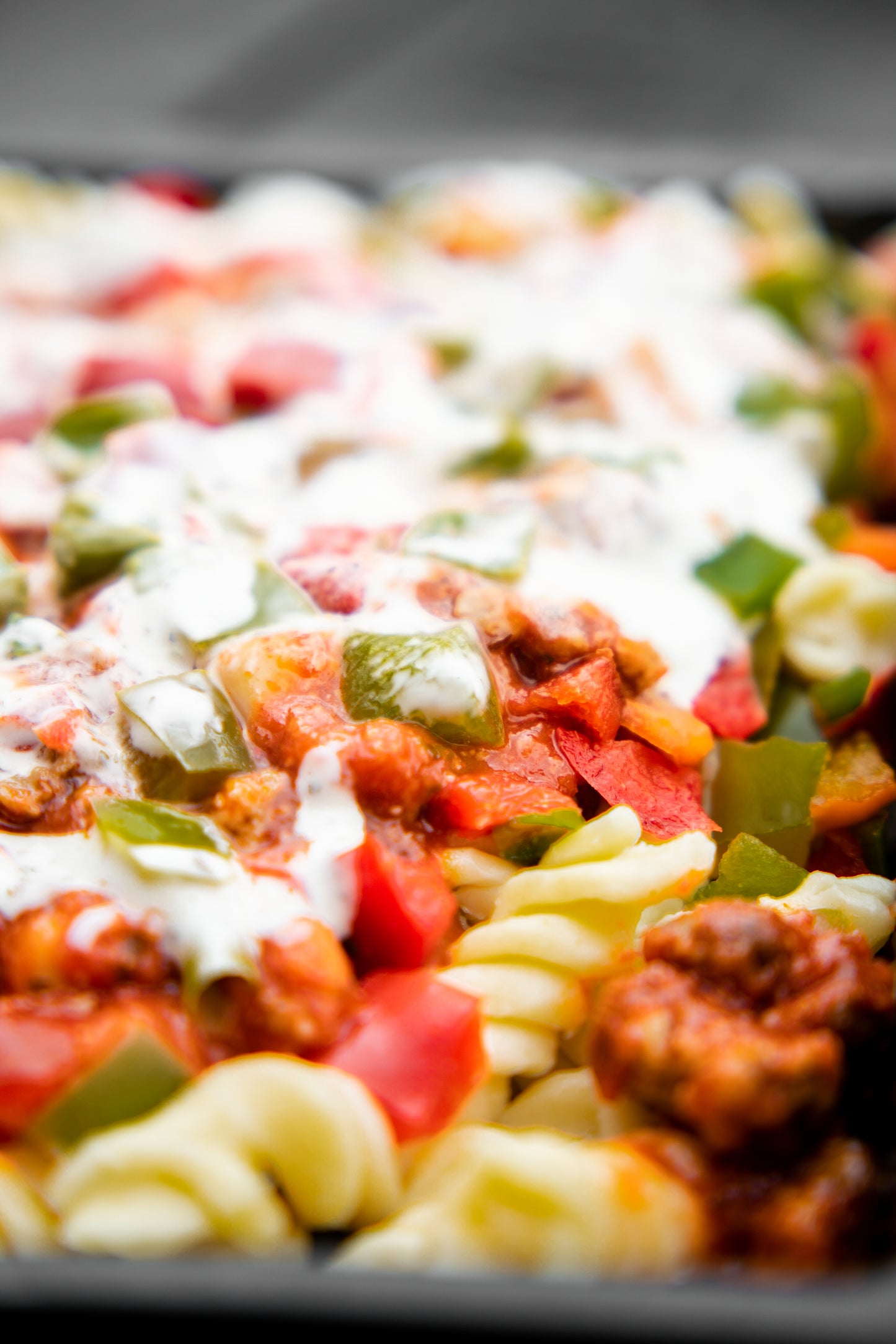 4. Quorn Chilli, Fusilli Pasta, Mixed Peppers, Tzatziki Sauce